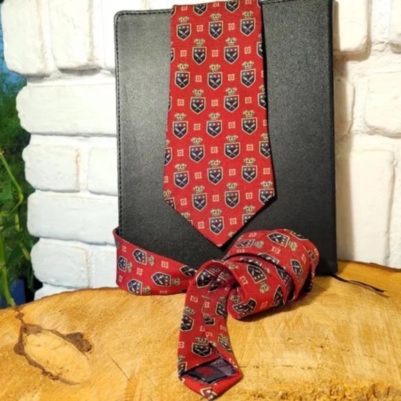 Tommy Hilfiger Other - Tommy Hilfiger Crown Crest Pattern Silk Tie